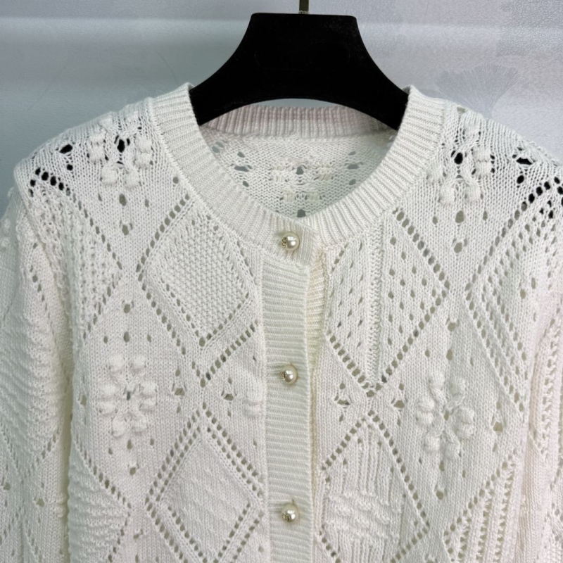 chr1st1an D10r sweaters